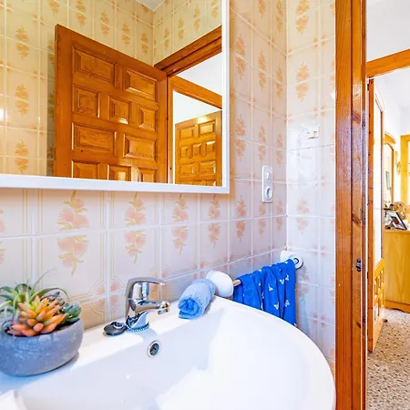 Tere - Plusholidays Villa Calpe