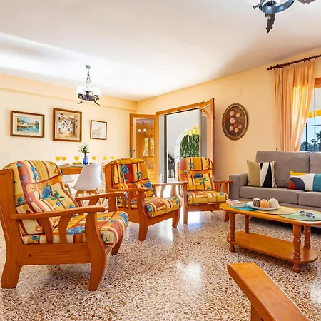 Tere - Plusholidays Villa