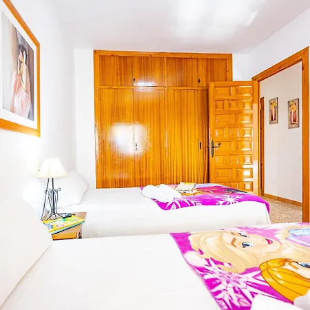 Tere - Plusholidays Villa Calpe