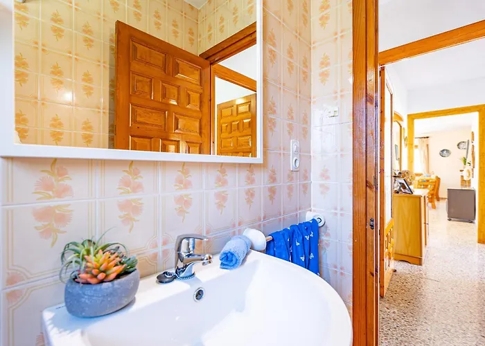 Tere - Plusholidays Villa Calpe