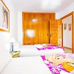 Tere - Plusholidays Vila Calpe