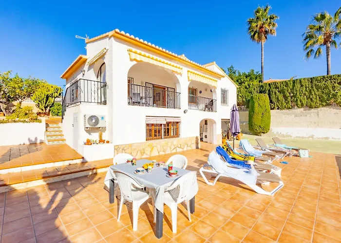 Tere - Plusholidays Villa Calpe